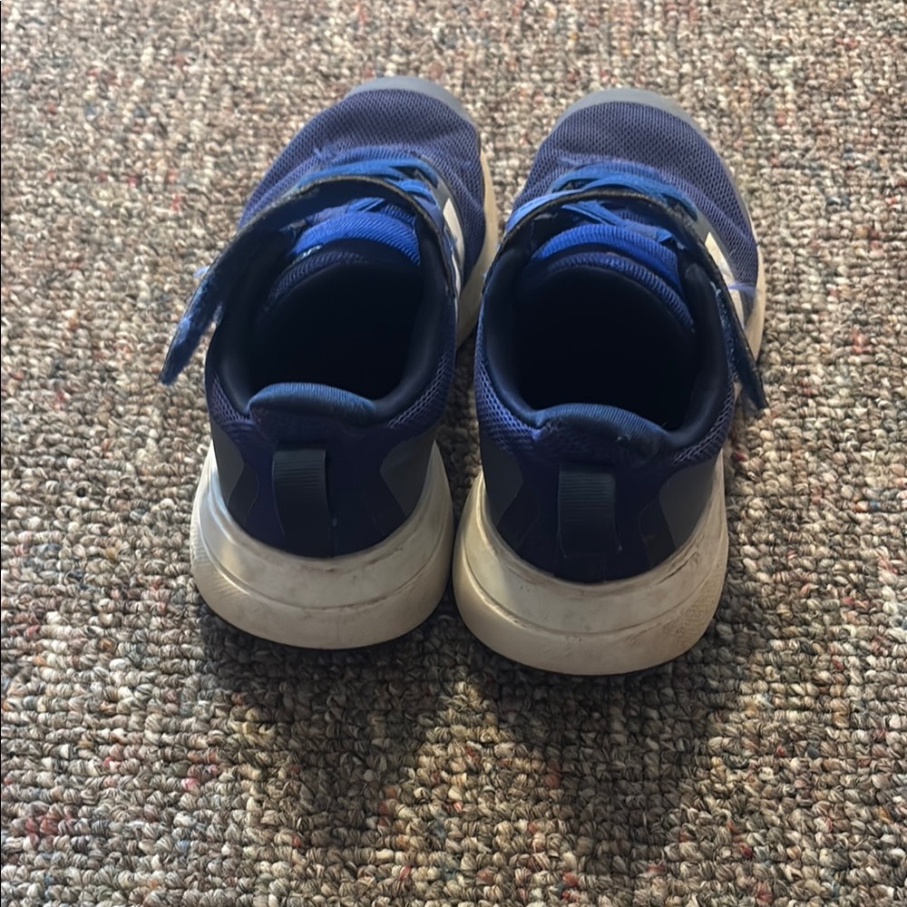 Adidas Blue and White Sneakers Sporty Design - Picture 4 of 5